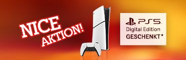 Playstation 5 Digital Edition mit Controller, daneben junger Mann und Schriftzug NICE AKTION