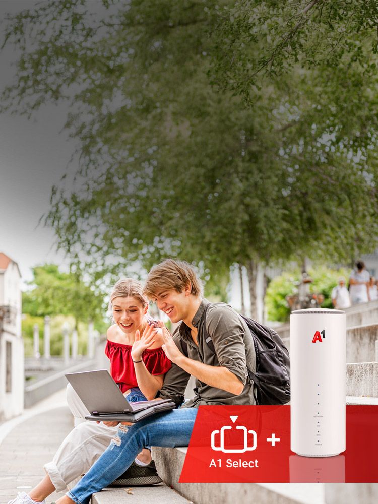 Junge Menschen mit Laptop im Freien, daneben 5G Cube und A1 Select Logo.