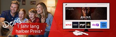 A1 Xplore TV Aktion: Familie beim Fernsehen, A1 Videothek mit Avatar: Fire and Ash und Streaming-Anbieter-Logos. 1 Jahr zum halben Preis."